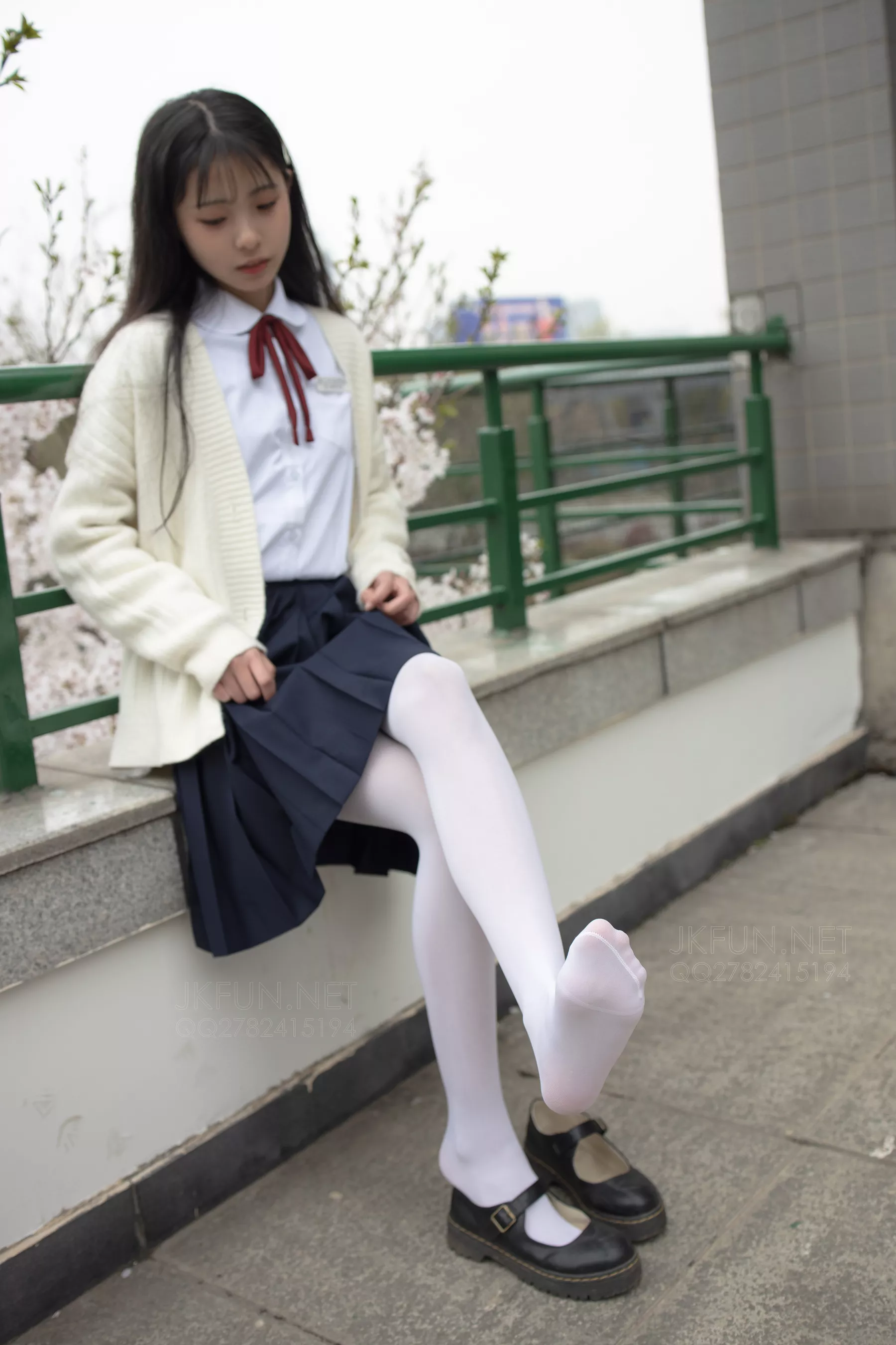 森萝财团写真-[JKFUN-001]甜米纯纯的白丝学妹