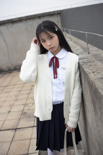 森萝财团写真-[JKFUN-001]甜米纯纯的白丝学妹-32P