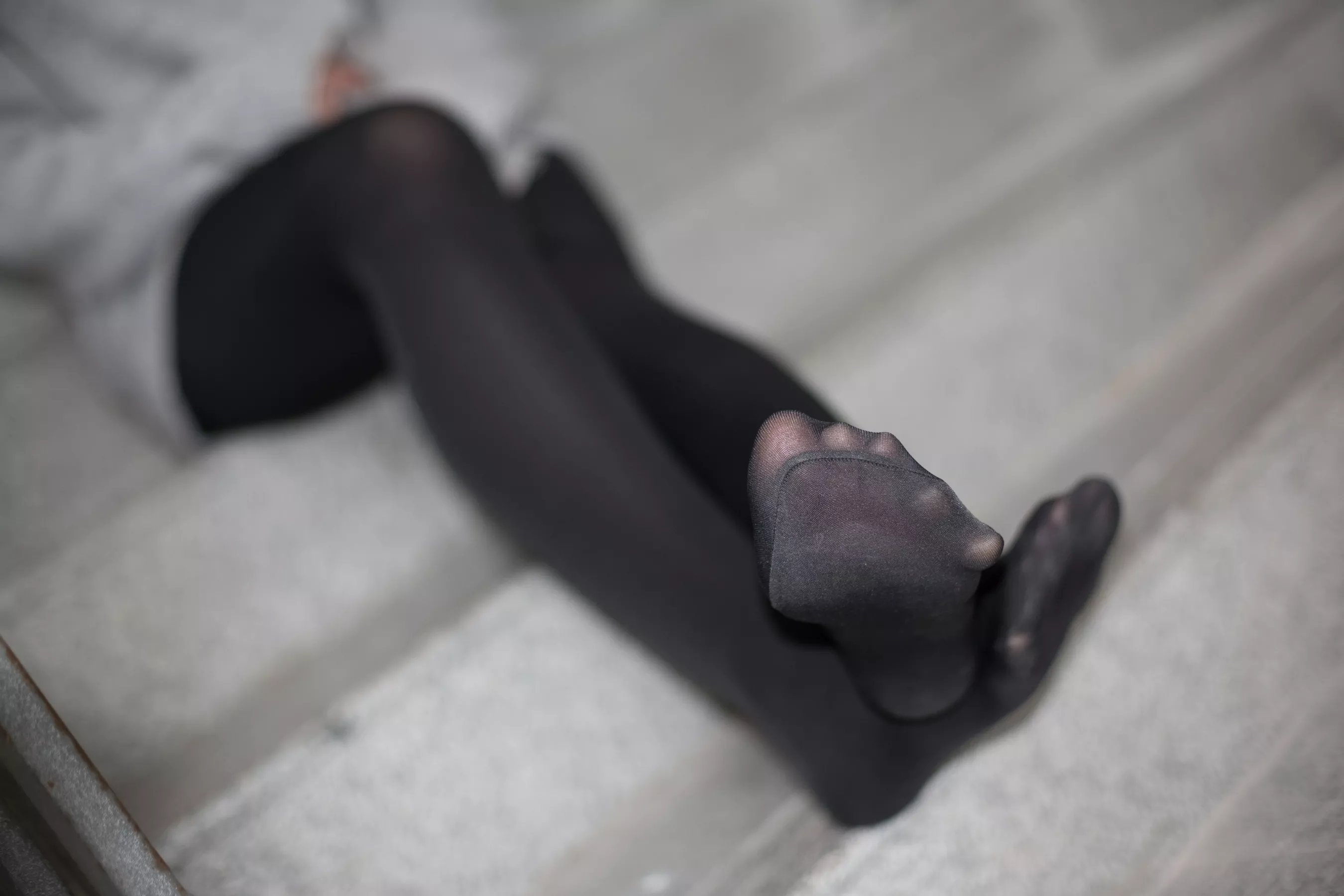 森萝财团写真-[BETA-007]楼梯间的黑丝小妹